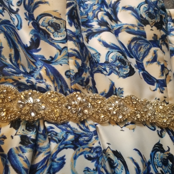 Selling my daughter prom dress - Picture 4 of 7